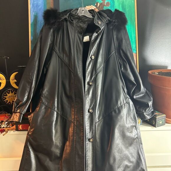 Elegant Black Leather Hooded Coat for Women Size 2 - Picture 4 of 16